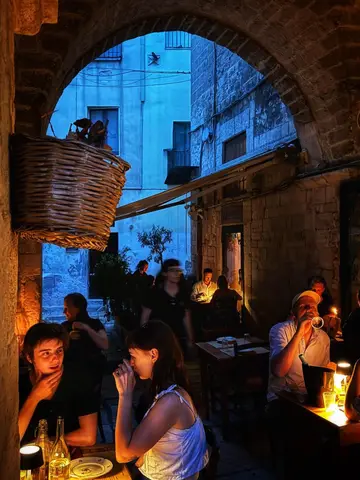 I nostri clienti che gustano i piatti della tradizione pugliese